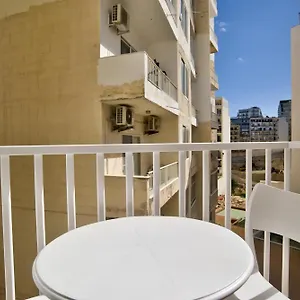  Apartamento Sliema 2-Bedroom Central Apartments And Penthouse With Jacuzzi